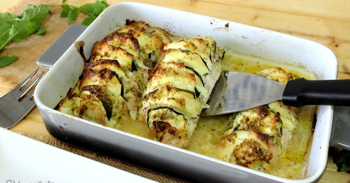 Petto di pollo al forno con zucchine e formaggio