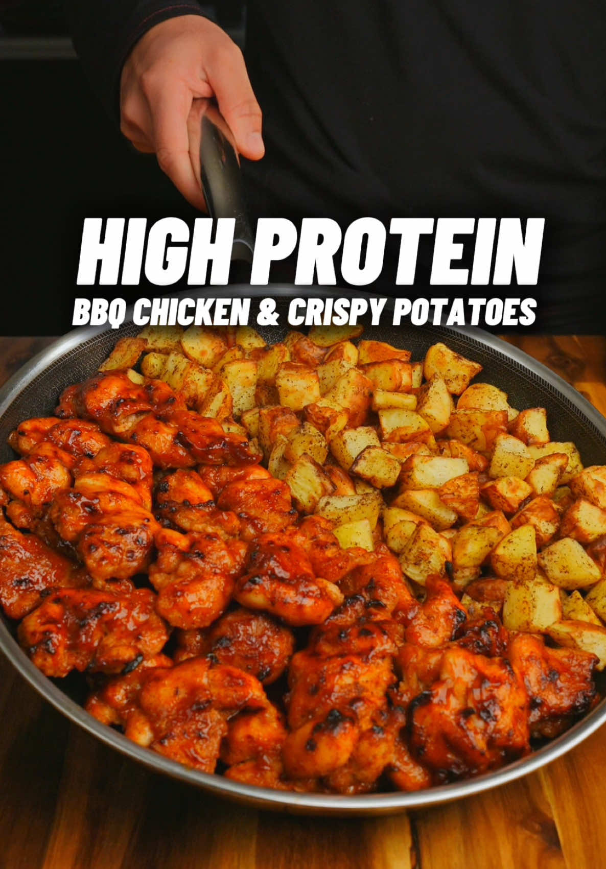 Pollo al miele BBQ con patate croccanti