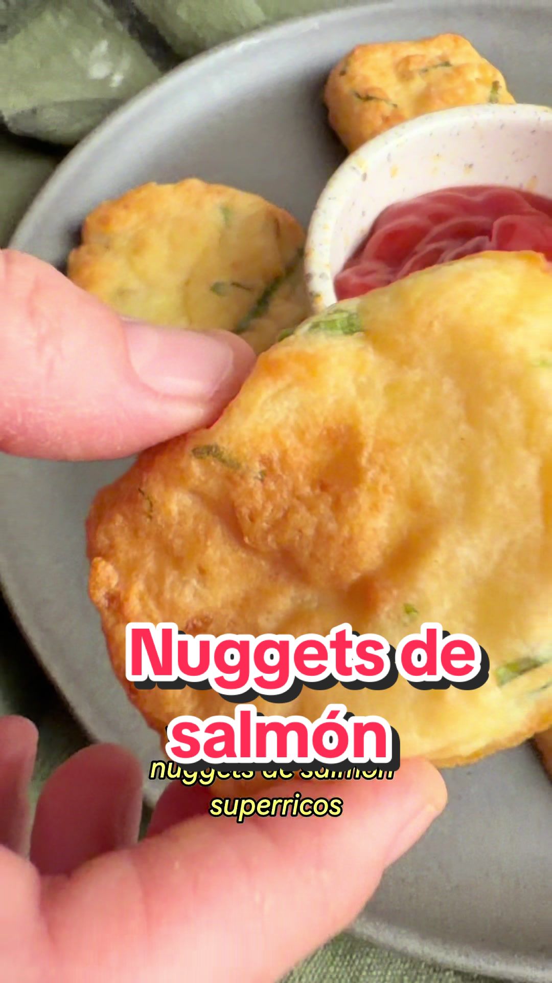 Bocconcini di salmone salutari in friggitrice ad aria