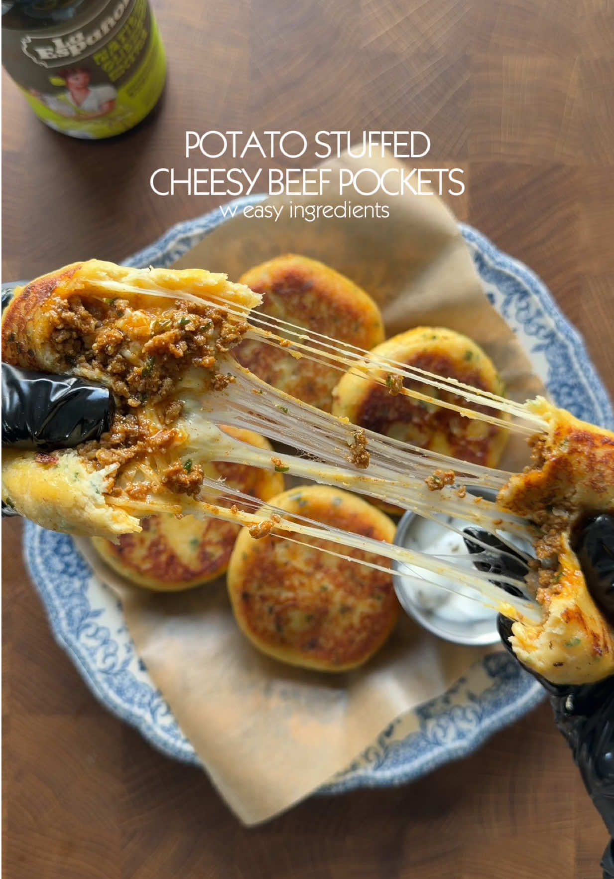 Tasche di patate con carne e formaggio