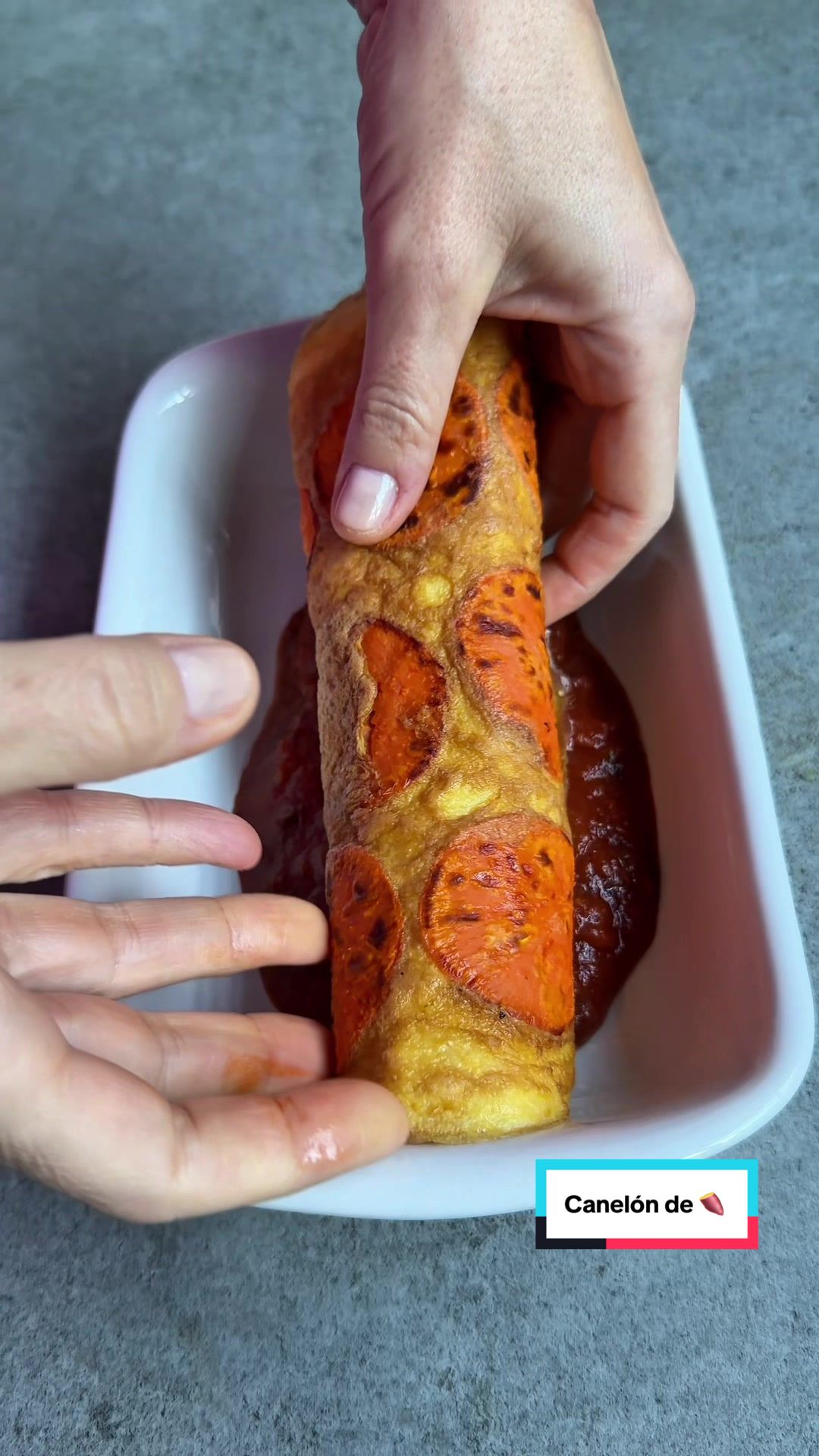 Canelão de batata-doce recheado com atum e queijo