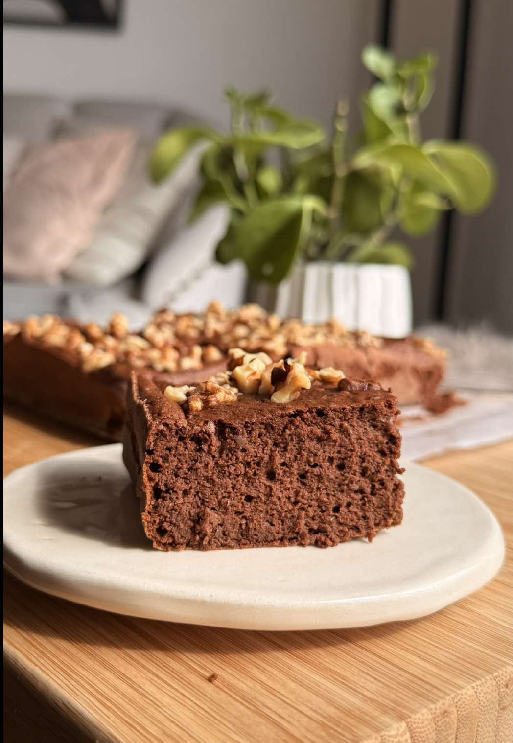 Nuvola di cioccolato con patata dolce e lenticchie