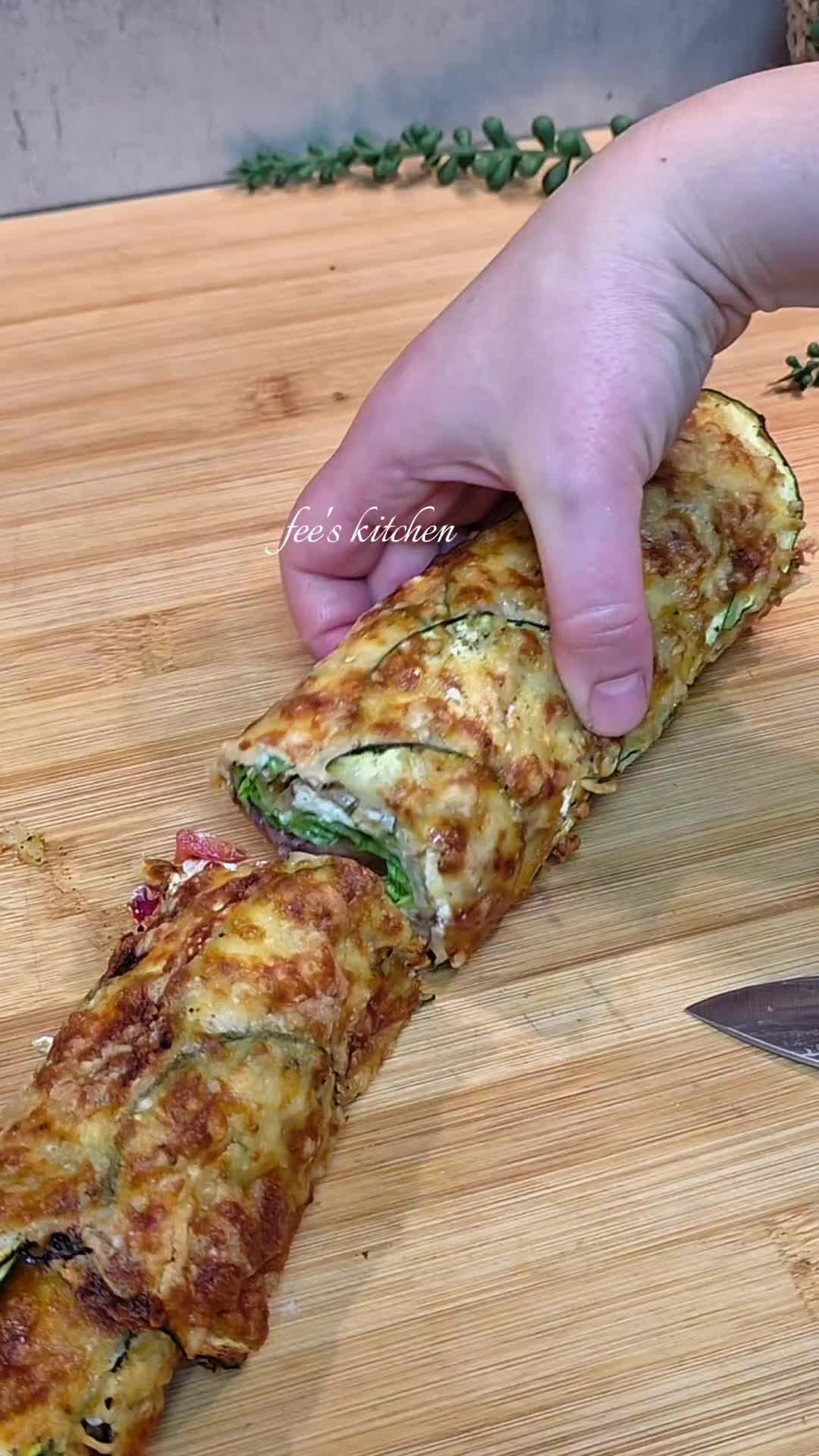 Gesunder Zucchini-Käse-Wrap