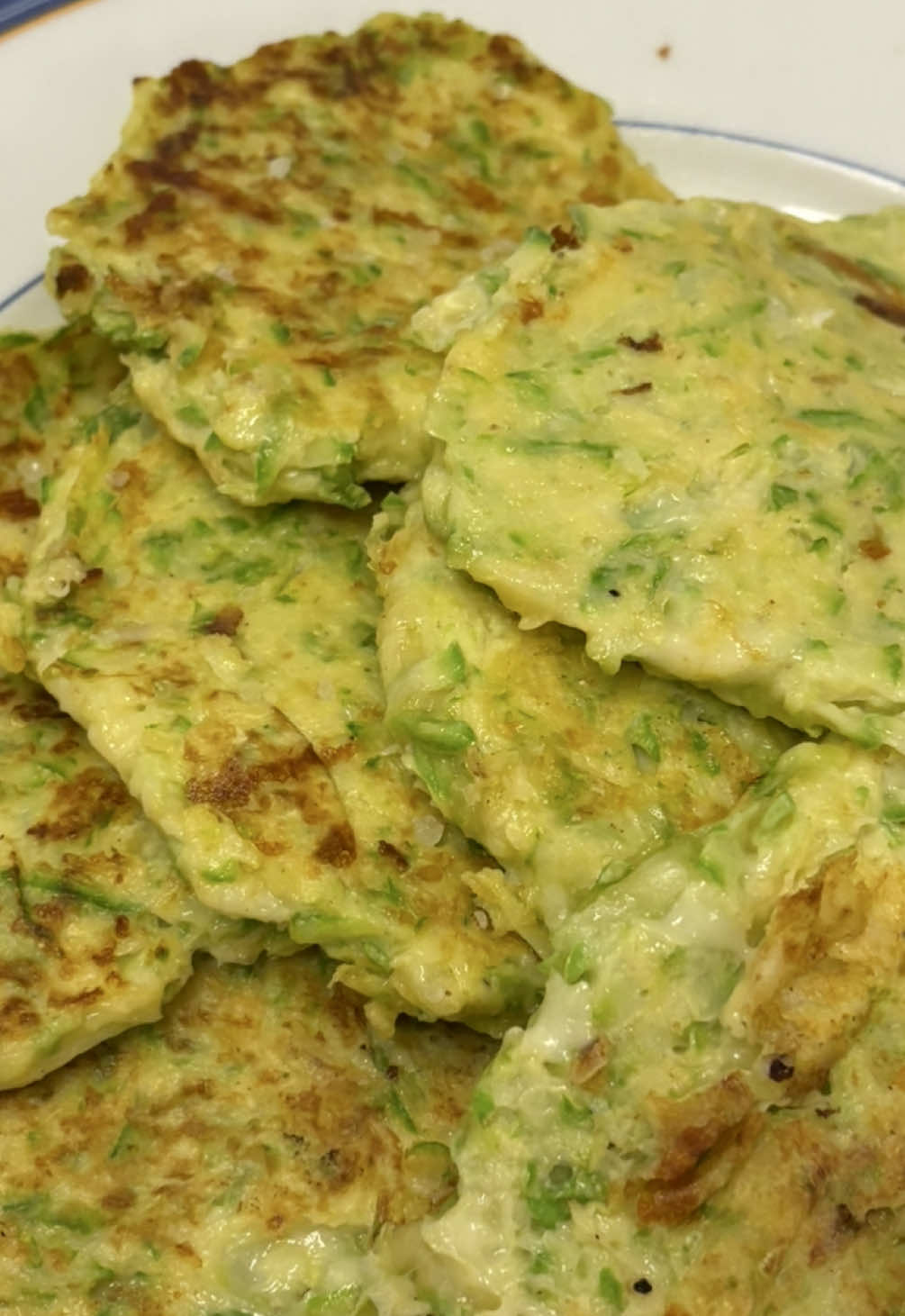 Leichte Zucchini-Puffer