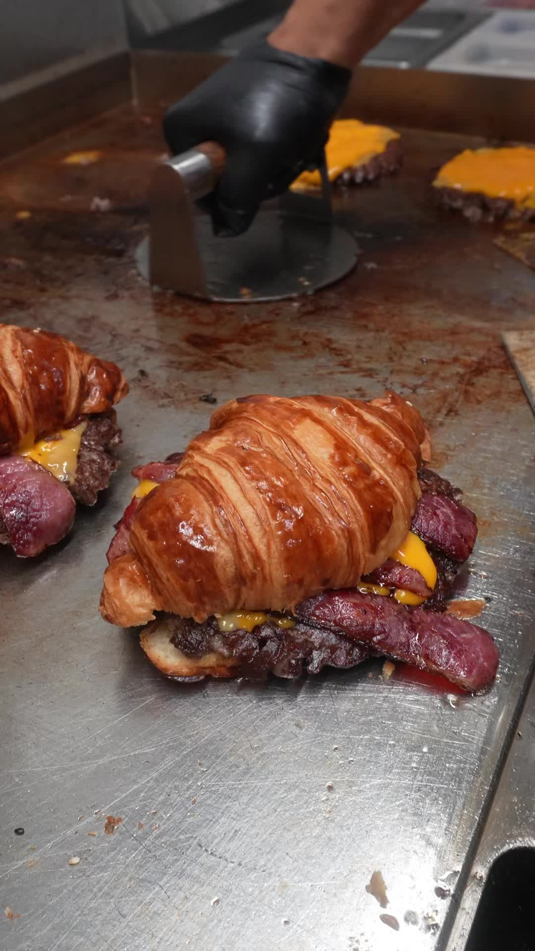 Croissant Smash Burger Premium