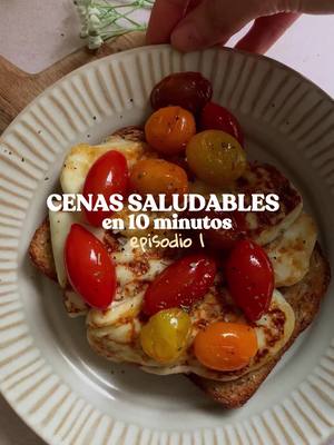 Gegrillter Panela-Käse-Toast mit Kirschtomaten