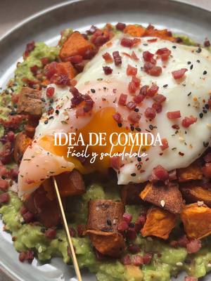 Ofensüßkartoffel mit Guacamole, Ei und Jamón