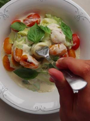 Zucchini Noodles with Cherry Tomatoes
