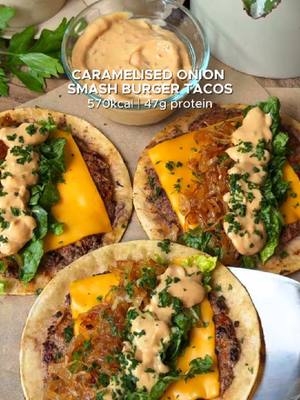 Burger-Tacos mit karamellisierten Zwiebeln
