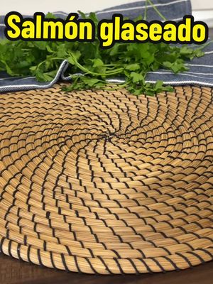Salmone glassato al miele e soia