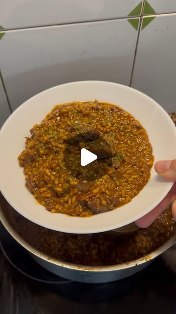 Riso con guance di maiale al vino rosso