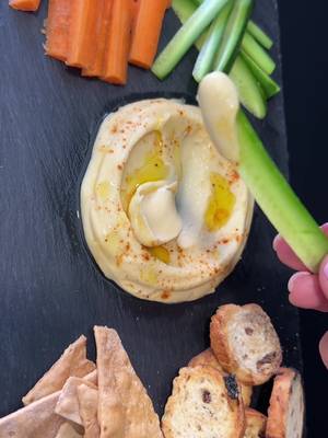 Traditioneller libanesischer Hummus