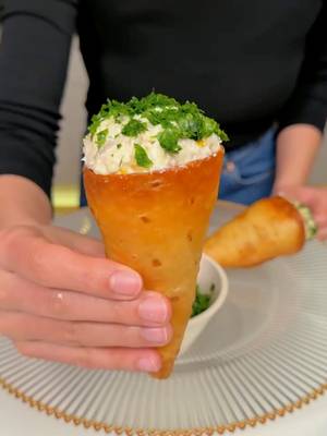 Knusprige Tortilla-Hörnchen mit Hähnchensalat
