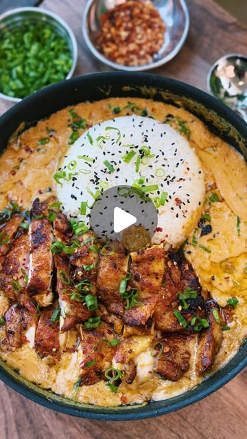 Pollo al curry cremoso con leche de coco